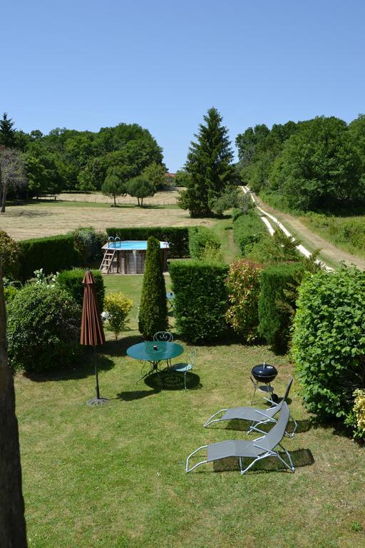 Maison d'hôtes Studio De Charme Abelia à Saint-Crépin-et-Carlucet Extérieur photo